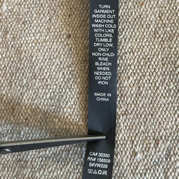 Vuori Woman's Black Heather DreamKnit Halo Essential Hoodie Sz Lr - Picture 11 of 12